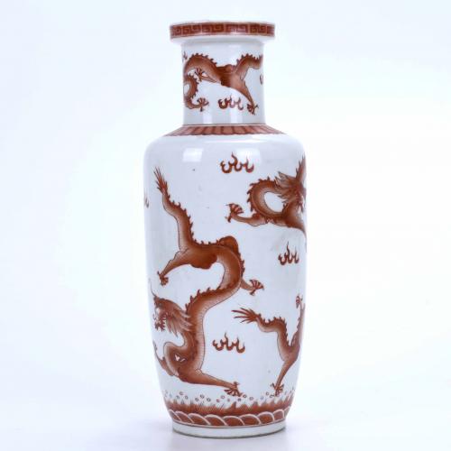 CHINESE ROUGE-DE-FER VASE, FIRST DECADE OF THE 20TH CENTURY.