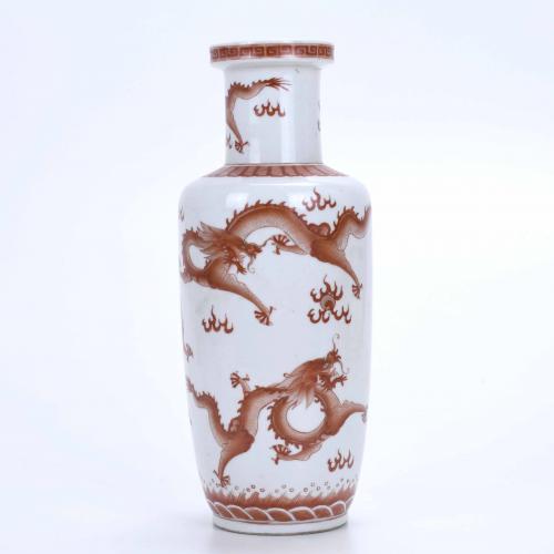 CHINESE ROUGE-DE-FER VASE, FIRST DECADE OF THE 20TH CENTURY.