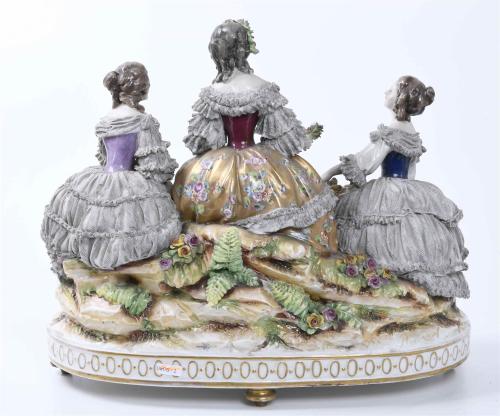 GERMAN PORCELAIN GROUP "L&#39;IMPÉRATRICE EUGÉNIE AU TRIANON", 