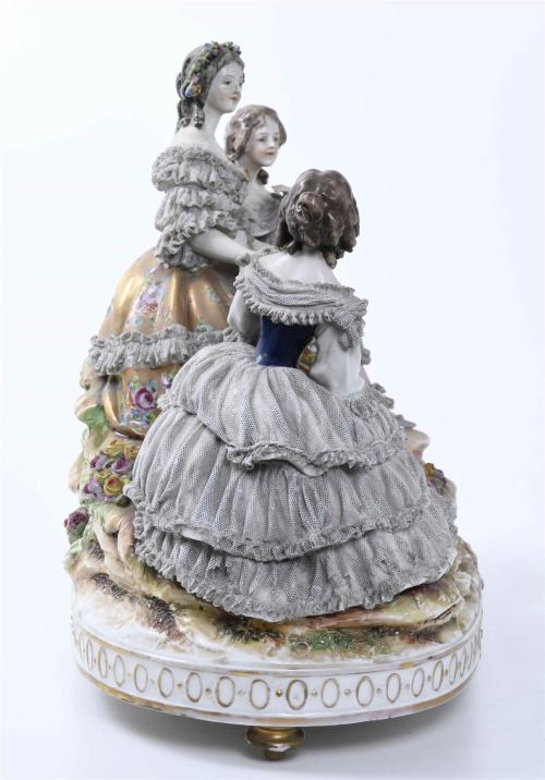 GERMAN PORCELAIN GROUP "L&#39;IMPÉRATRICE EUGÉNIE AU TRIANON", 