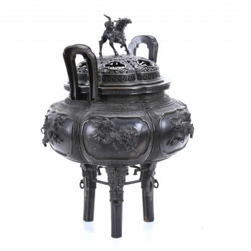 CHINESE CENSER, QING DYNASTY, EARLY 20TH CENTURY.