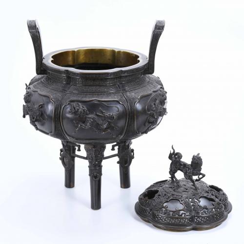 CHINESE CENSER, QING DYNASTY, EARLY 20TH CENTURY.