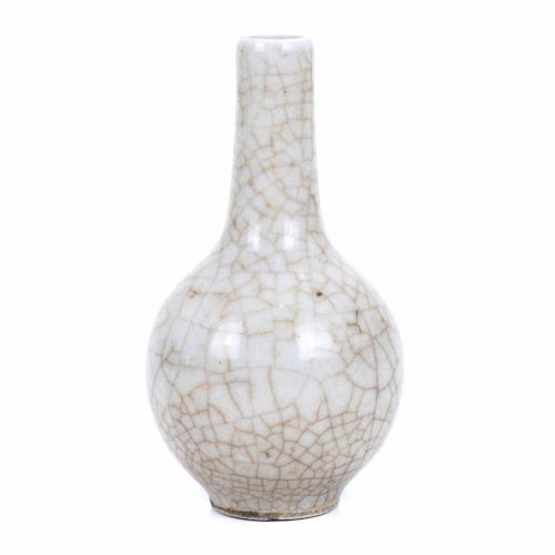 SMALL CHINESE VASE, FIRST THIRD OF THE 20TH CENTURY. 