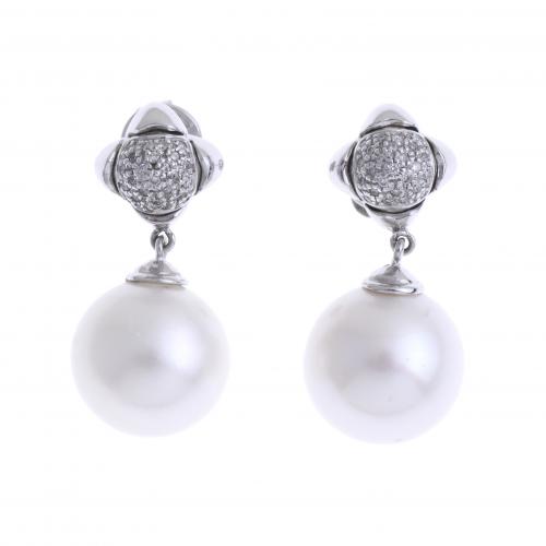 PEARL EARRINGS WITH DIAMONDS.