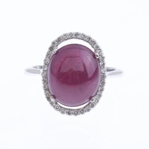 RUBY AND DIAMONDS RING.