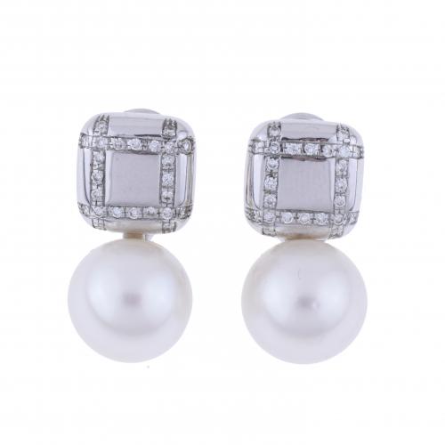 DIAMONDS AND PEARL EARRINGS.