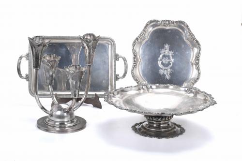 CENTREPIECE, CANDLESTICK AND TWO SPANISH TRAYS IN SILVER, MID 20TH CENTURY.