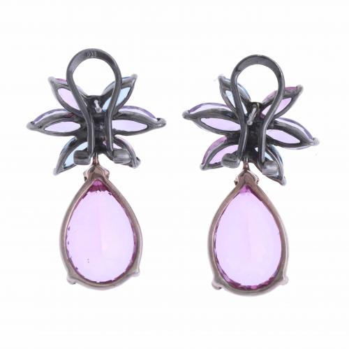 AMETHYST FLORAL EARRINGS.