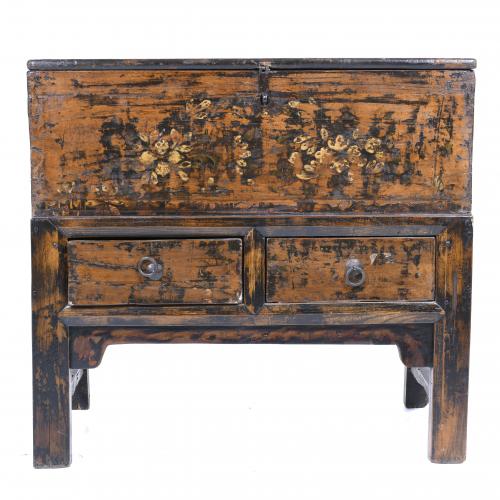 SMALL CHINESE CHEST OF DRAWERS, 20TH CENTURY.