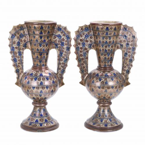 PAIR OF LEVANTINE VASES FROM MANISES, 19TH CENTURY.