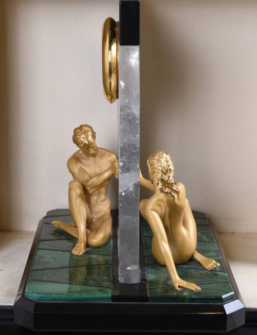 CARRERA Y CARRERA. SCULPTURE-CLOCK DEPICTING A COUPLE LOOKI