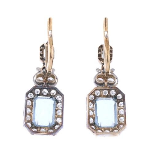 DIAMONDS AND AQUAMARINE EARRINGS.