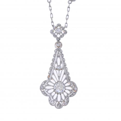 NECKLACE WITH DIAMONDS PENDANT.