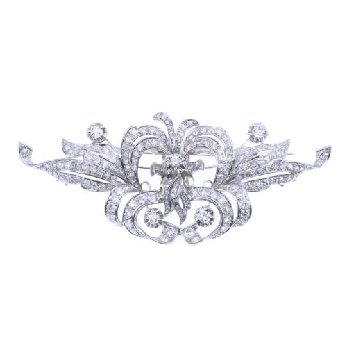 FLOWER BROOCH IN PLATINUM AND DIAMONDS.