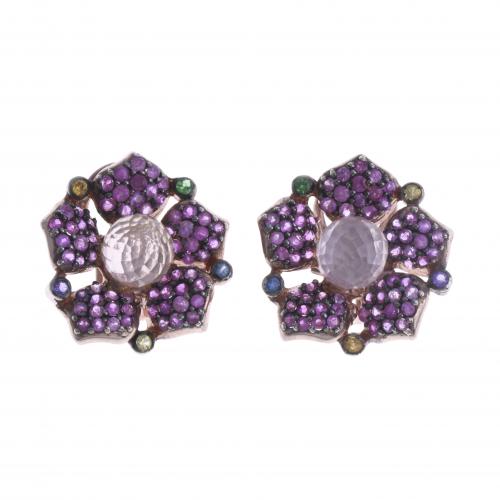 PENDIENTES FLOR EN PLATA CON PIEDRAS DE COLORES.