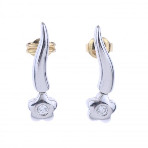 PENDIENTES EN ORO BLANCO CON BRILLANTES.