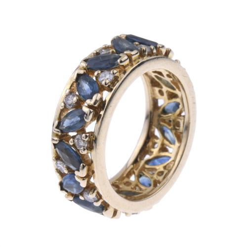 RING IN YELLOW GOLD WITH DIAMONDS AND SAPPHIRES.