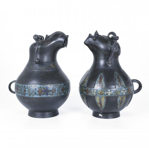 TWO CHINESE CENSERS, FIRST HALF 20TH CENTURY.