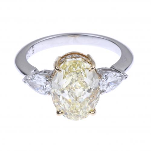 SORTIJA OVAL "FANCY YELLOW" DE 5,05 CT. CERTIFICADO GIA.