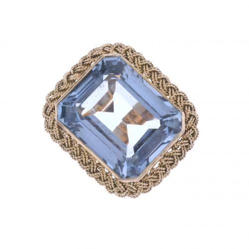 YELLOW GOLD RING WITH TOPAZ.