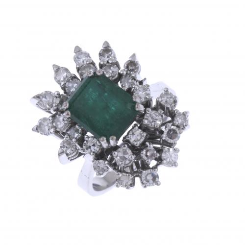 EMERALD AND DIAMONDS FLORAL RING.