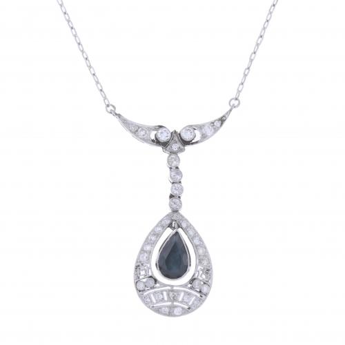 ART DECO STYLE PENDANT CHAIN IN PLATINUM WITH DIAMONDS.