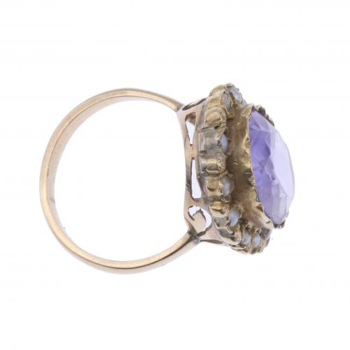 YELLOW GOLD RING WITH CENTRAL AMETHYST.