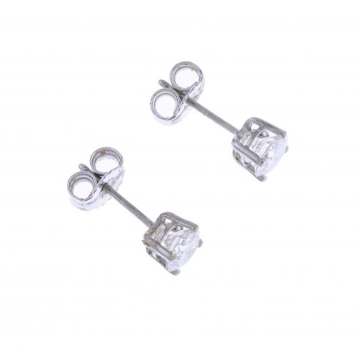 DIAMONDS STUD EARRINGS.