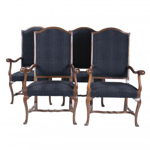 SET OF FOUR ENGLISH LARGE ARMCHAIRS WITH ARMRESTS, QUEEN ANNE STYLE, 20TH CENTURY.