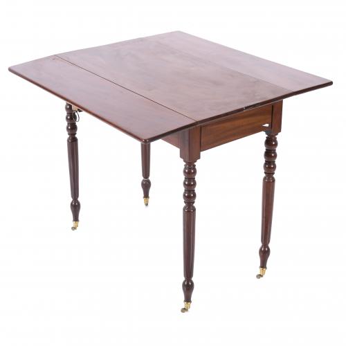 VICTORIAN STYLE TABLE, 20TH CENTURY.