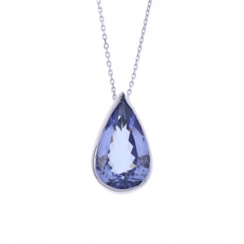 PENDANT WITH TANZANITE.