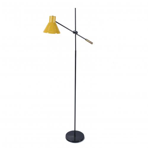 AFTER STILNOVO MODELS. ITALIAN FLOOR LAMP, MID 20TH CENTURY.