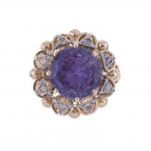 ROSETTE RING WITH AMETHYST.