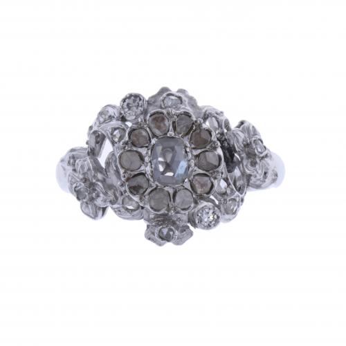 ANTIQUE ROSETTE RING WITH DIAMONDS.