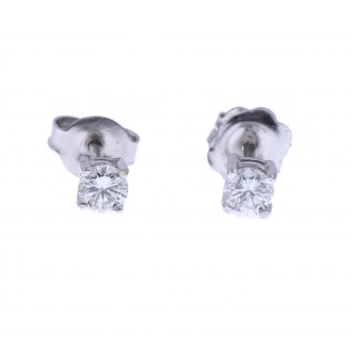 DIAMONDS STUD EARRINGS.