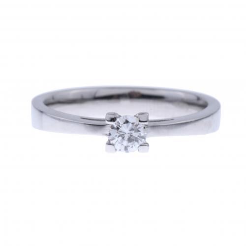 DIAMOND SOLITAIRE RING.