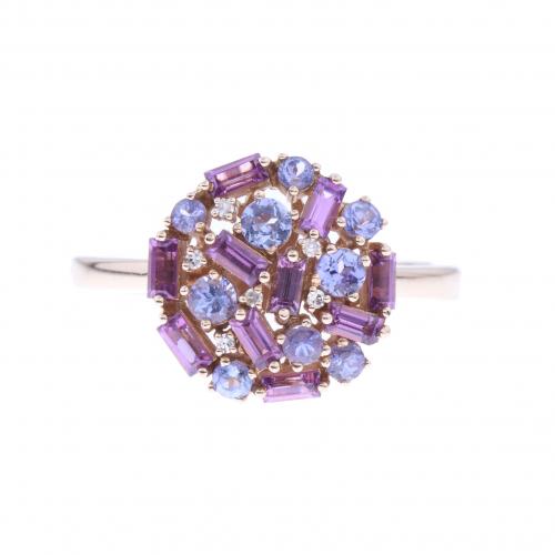 AMETHYSTS AND TOPAZES ROSETTE RING.