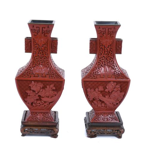 PAIR OF CHINESE VASES, 20TH CENTURY.