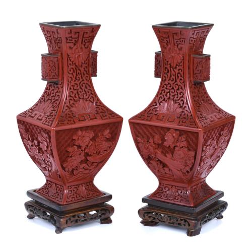 PAIR OF CHINESE VASES, 20TH CENTURY.