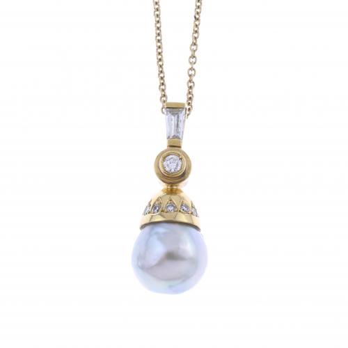 DIAMONDS AND AUSTRALIAN PEARL PENDANT.