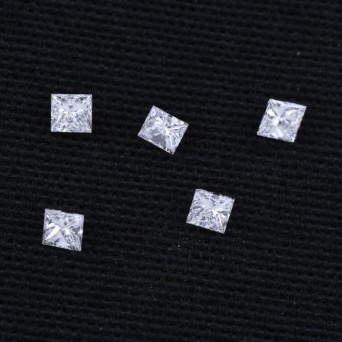 SET OF FIVE PRINCESS CUT DIAMONDS.