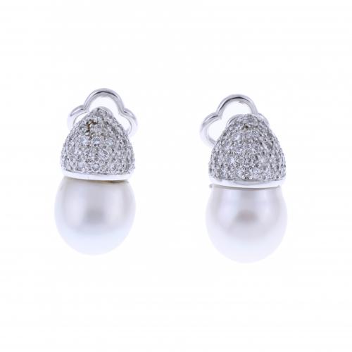 EARRINGS WITH DIAMONDS AND AUSTRALIAN PEARLS.