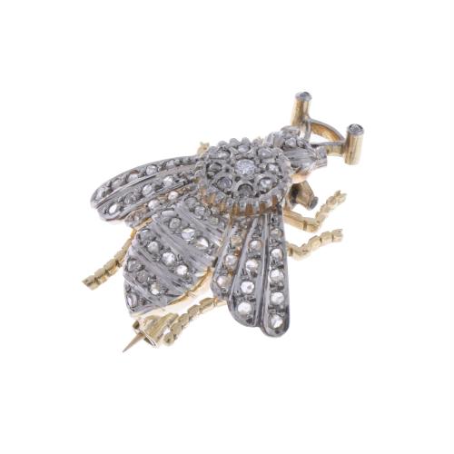 FLY BROOCH WITH DIAMONDS.