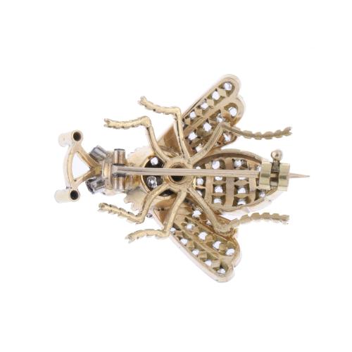 FLY BROOCH WITH DIAMONDS.