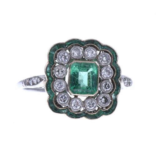 ART DECO RING WITH EMERALDS.