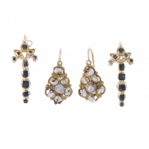 TWO PAIRS OF ELIZABETHAN EARRINGS.