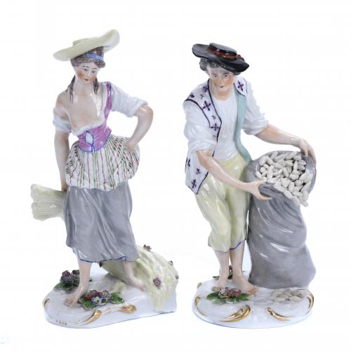 "CAMPESINOS", PAREJA DE FIGURAS FRANCESAS, MED. SIGLO XX.