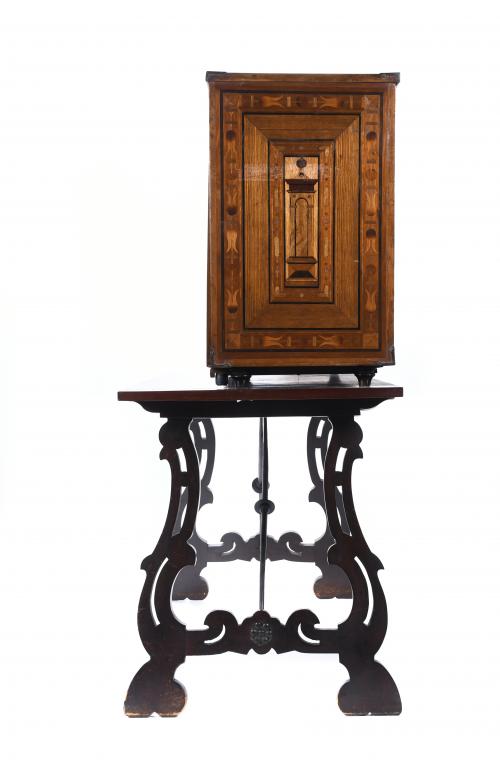 GERMAN DESK FROM NUREMBERG, 16TH CENTURY.