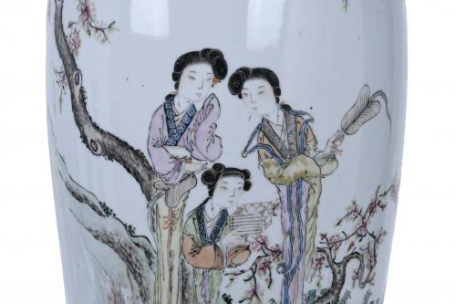 CHINESE VASE, MID 20TH CENTURY.