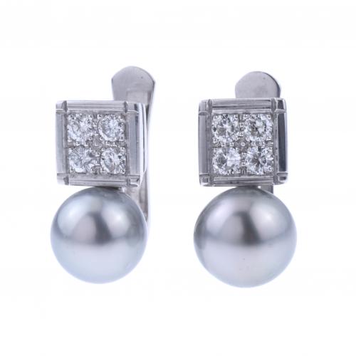 PENDIENTES CON DIAMANTES Y PERLA TAHITÍ.